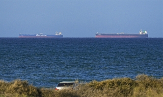 Iran công bố lộ trình thay thế cho tàu qua eo biển Hormuz